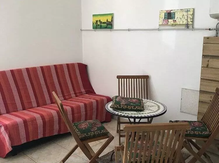 پانسیون L Escale Royale