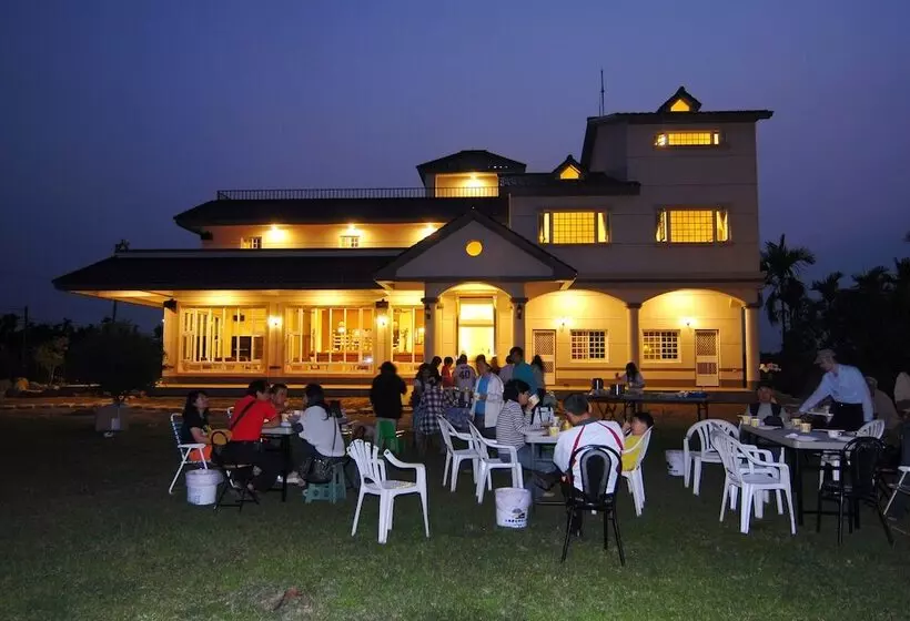 تختخواب و صبحانه Pingtung Happiness Garden