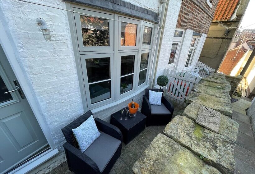 Demeter Holiday Cottage