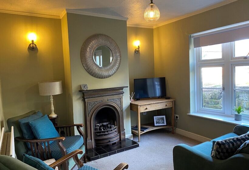 Demeter Holiday Cottage