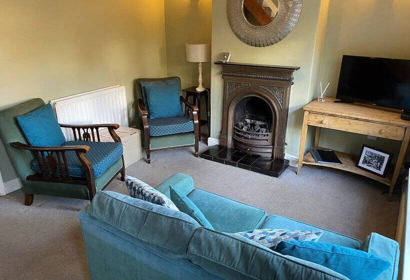 Demeter Holiday Cottage