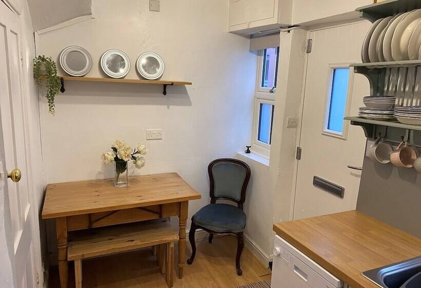 Demeter Holiday Cottage