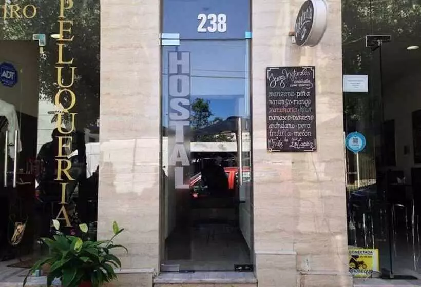 Hostal Lacroix
