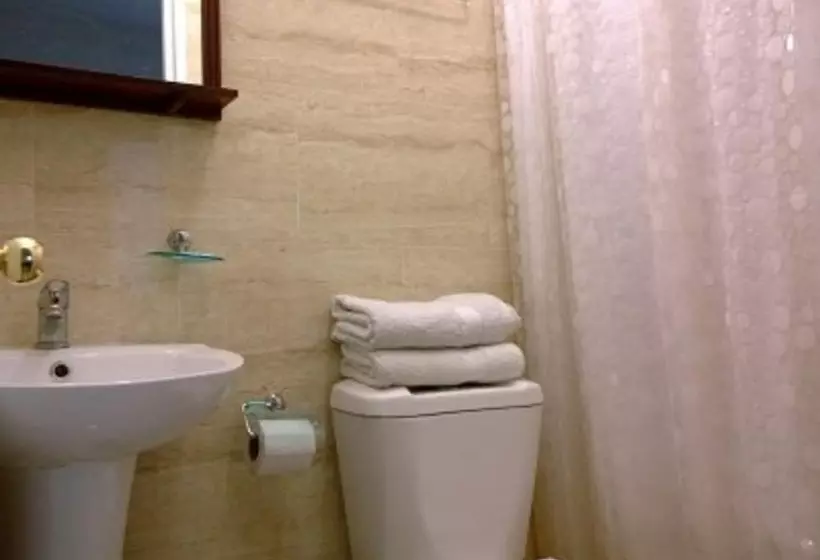 Hostal Lacroix