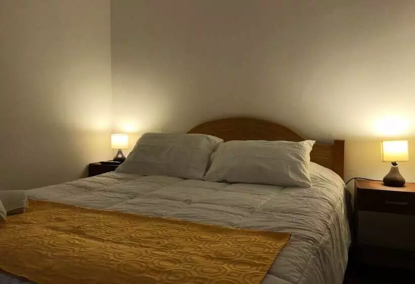 Hostal Lacroix