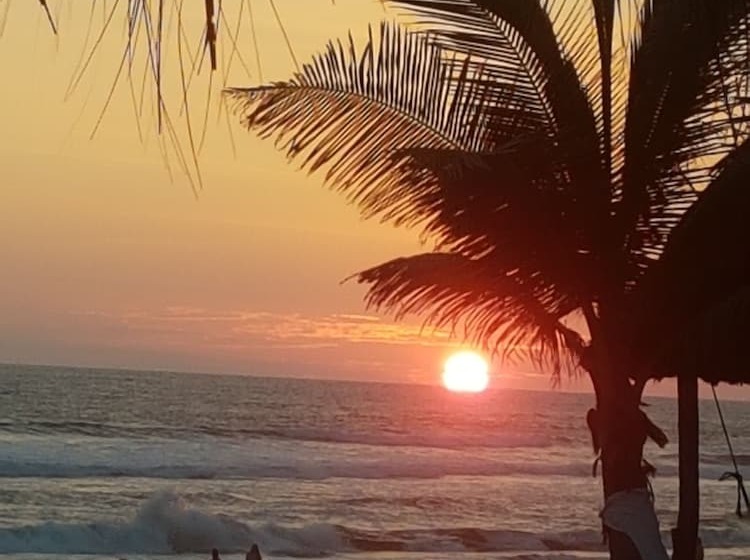 Hostal Mi Casa En La Playa Hostel