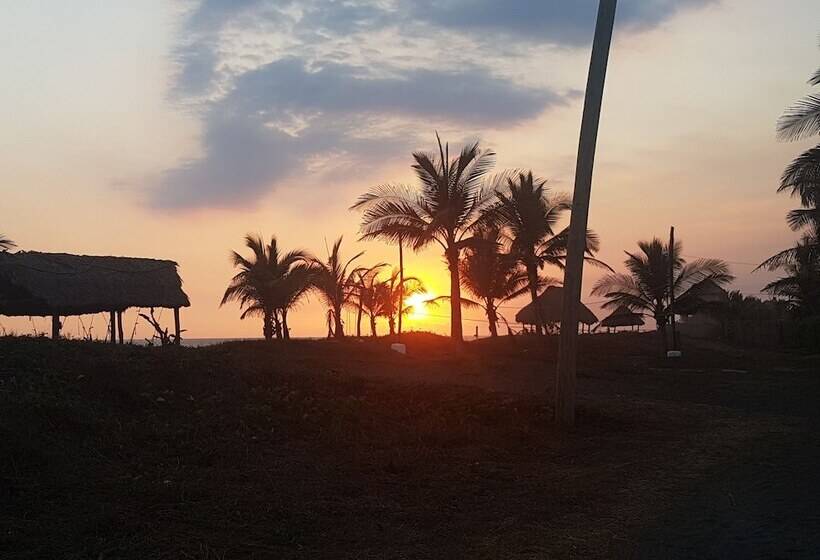 Hostal Mi Casa En La Playa Hostel