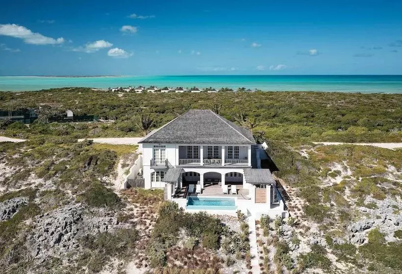 هتل Ambergris Cay Private Island All Inclusive   Pls Island Hopper Flight Included