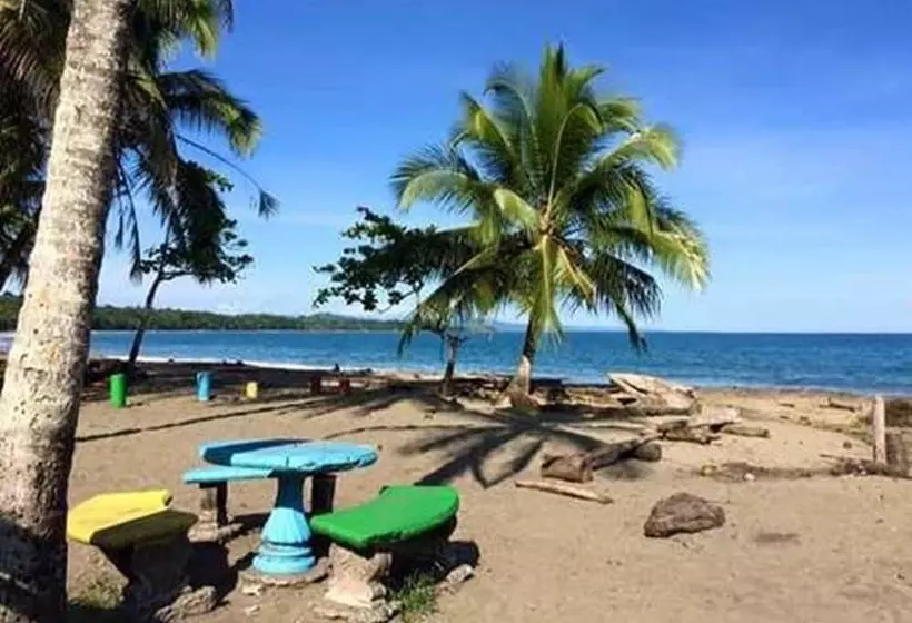 ホテル Cabinas Manzanillo Caribe Sur Cr