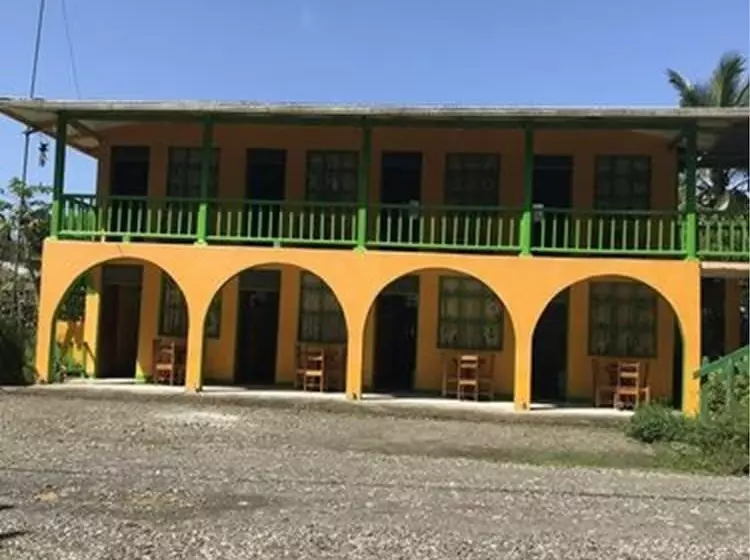ホテル Cabinas Manzanillo Caribe Sur Cr