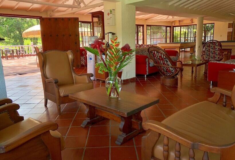 Отель Casa De Campo La Trinidad