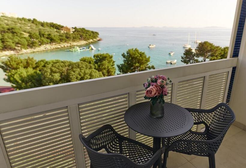 هتل Colentum Resort Murter