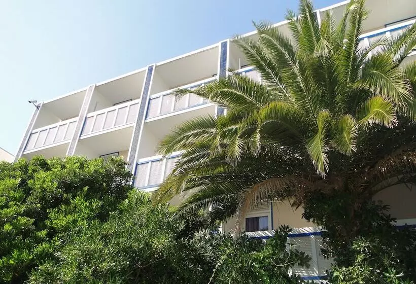 Hotelli Colentum Resort Murter