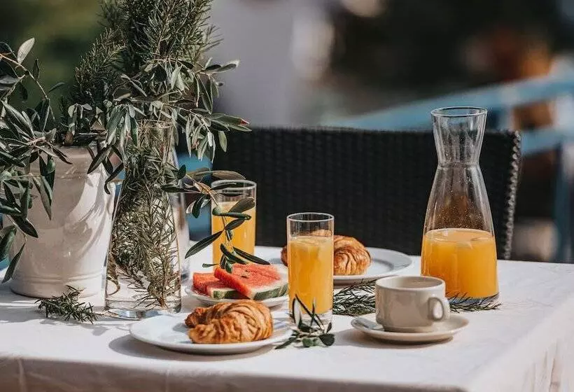 Hotelli Colentum Resort Murter