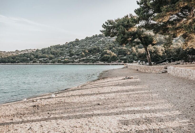 هتل Colentum Resort Murter