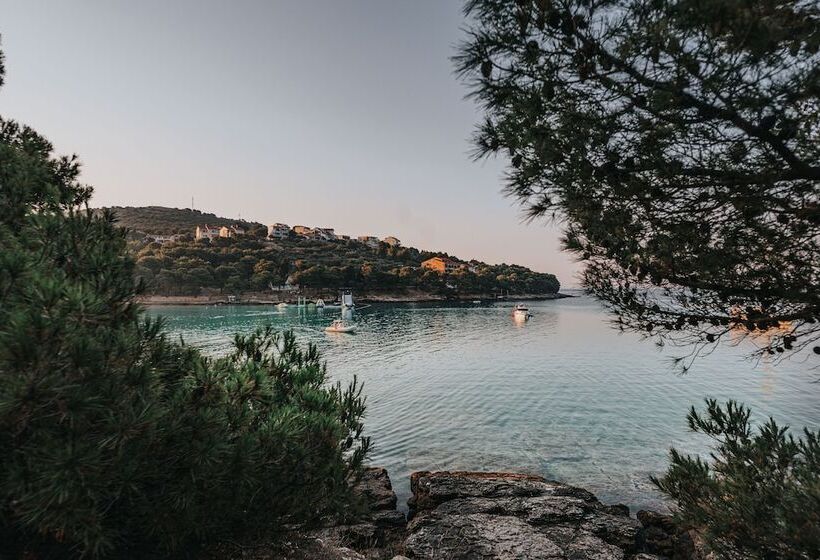 هتل Colentum Resort Murter