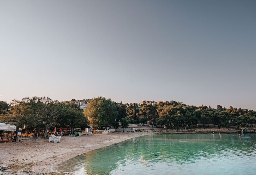 هتل Colentum Resort Murter