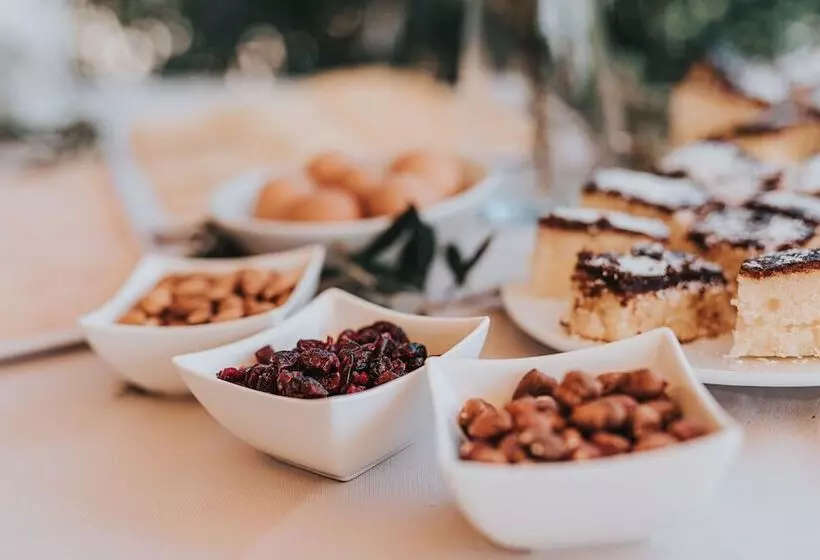 Hotelli Colentum Resort Murter