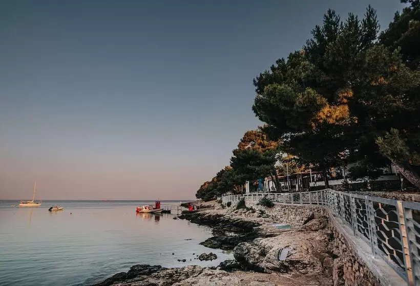 Hotelli Colentum Resort Murter