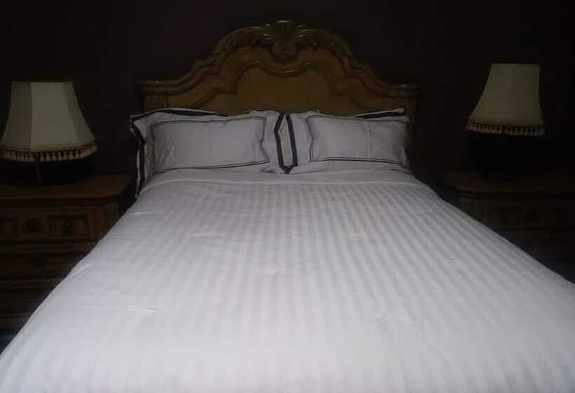 هتل Extravaganza Resort