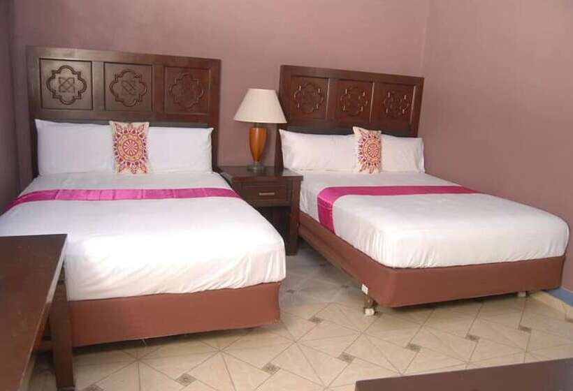 هتل Extravaganza Resort