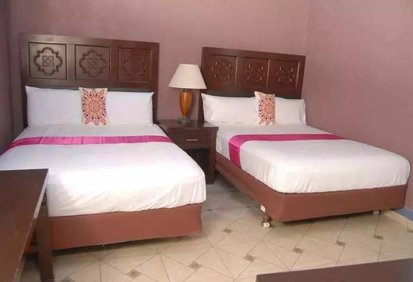 هتل Extravaganza Resort