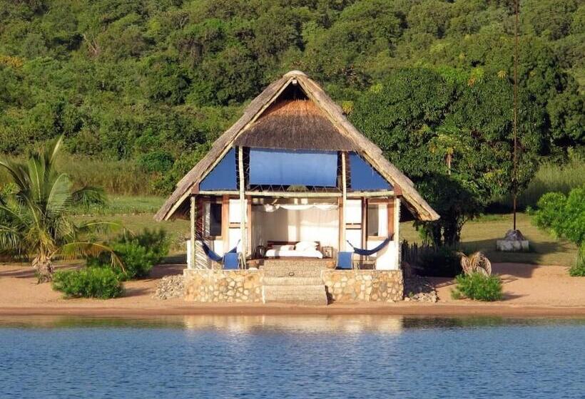 ホテル Lake Shore Lodge & Campsite