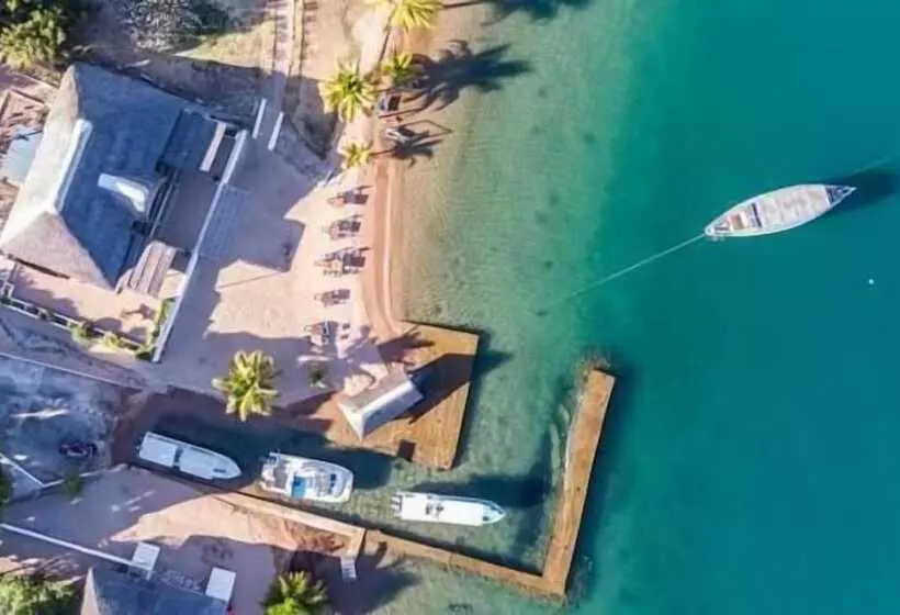 ホテル Lake Shore Lodge & Campsite