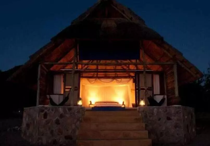 ホテル Lake Shore Lodge & Campsite