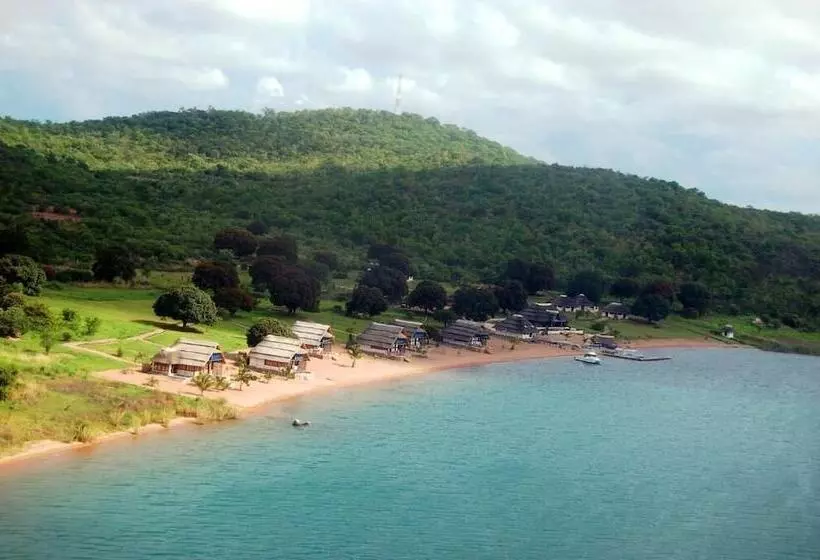 ホテル Lake Shore Lodge & Campsite