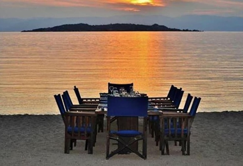 ホテル Lake Shore Lodge & Campsite