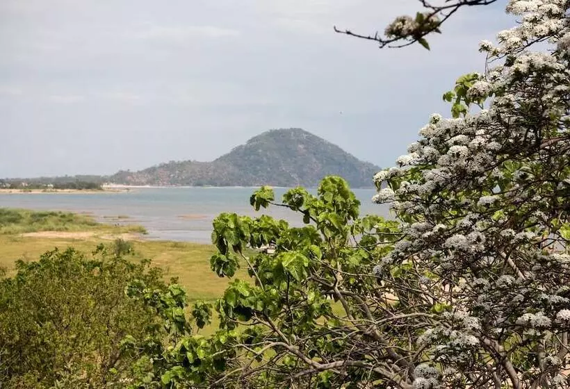 هتل Safari Beach Lodge