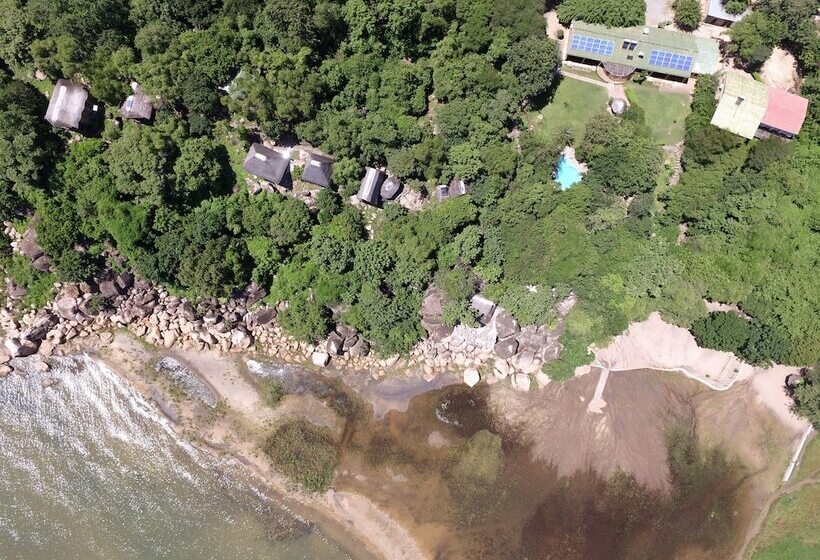 هتل Safari Beach Lodge