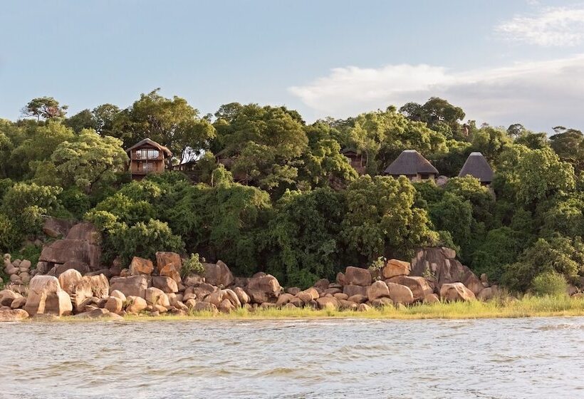 هتل Safari Beach Lodge