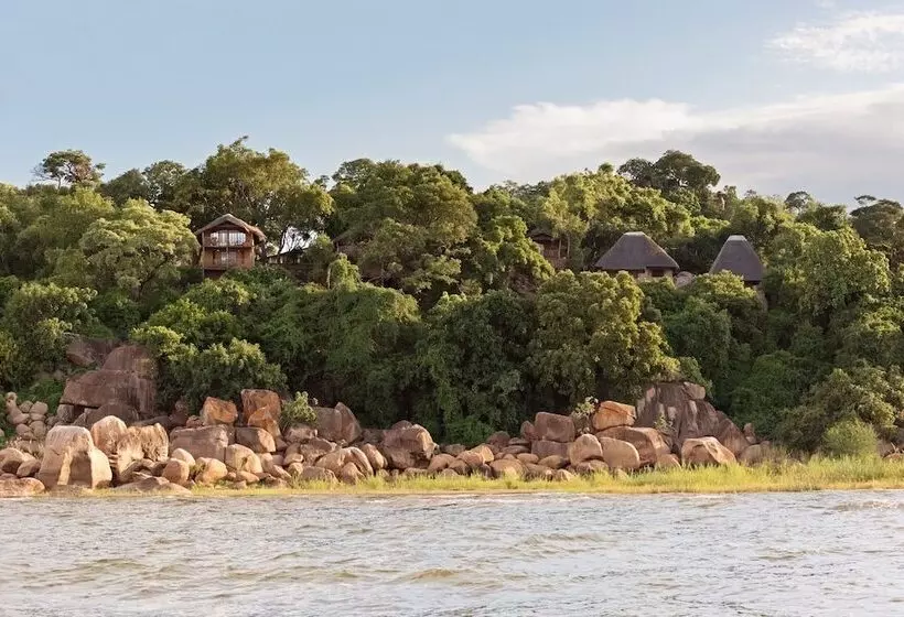 هتل Safari Beach Lodge