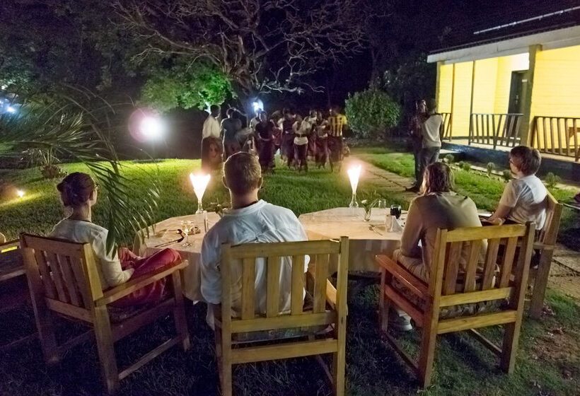 هتل Safari Beach Lodge