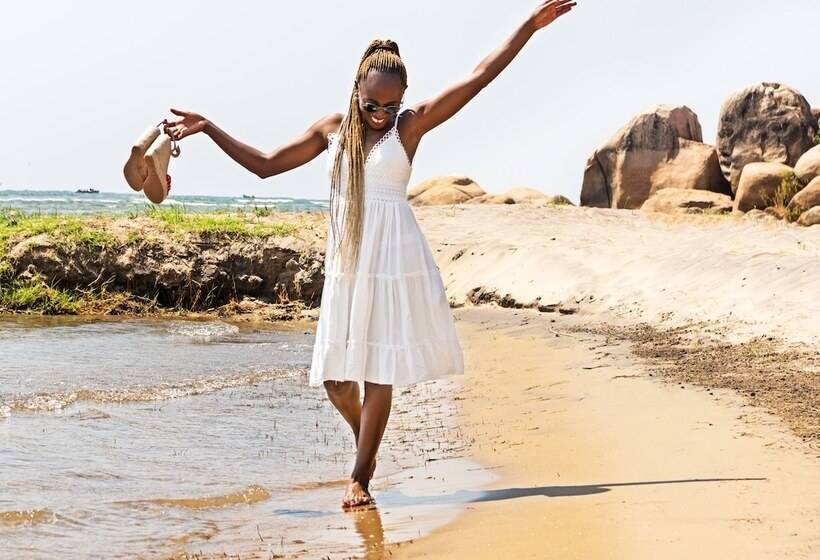 هتل Safari Beach Lodge