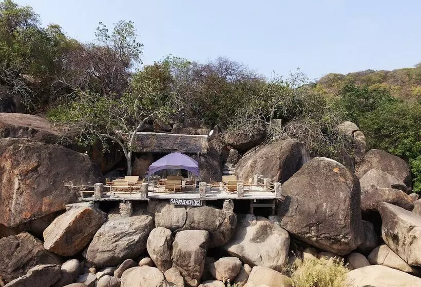 هتل Safari Beach Lodge