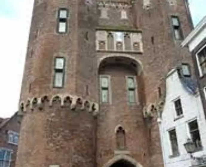 Hotelli Stadslogement Bij De Sassenpoort