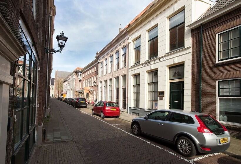 בית מלון כפרי Stadslogement Bij De Sassenpoort