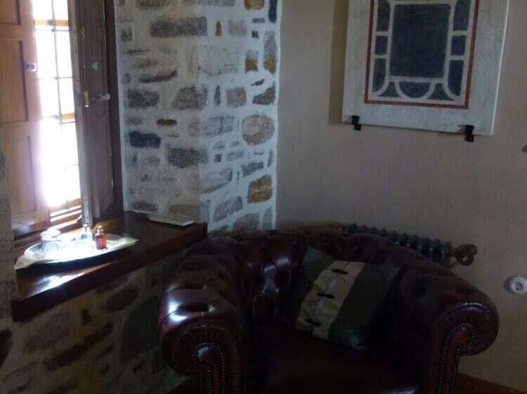 ホテル Ta Xelidonakia