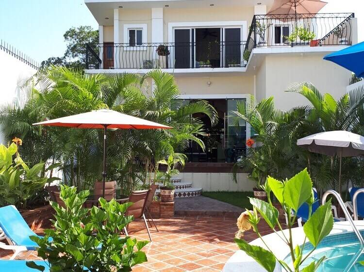 Пансион Casa De Ambrose