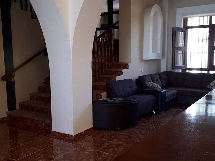 Пансион Casa De Ambrose