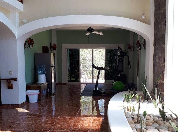 Пансион Casa De Ambrose