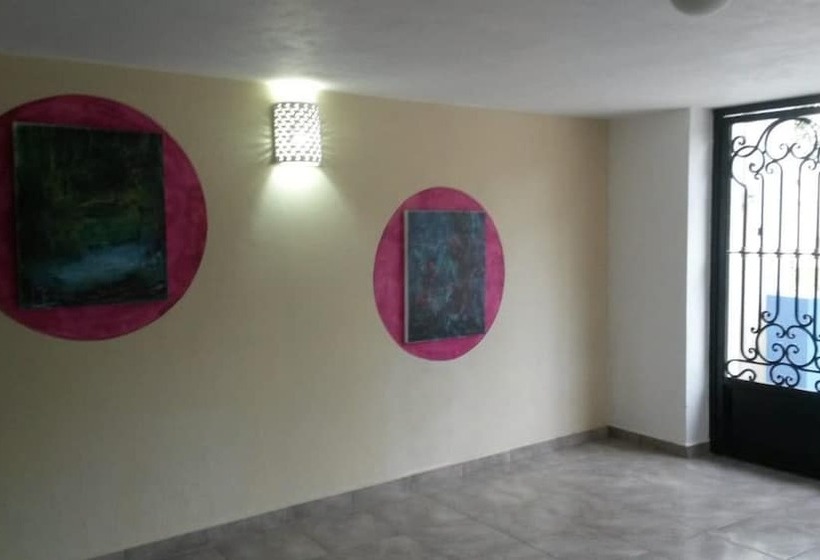 Пансион Casa De Ambrose