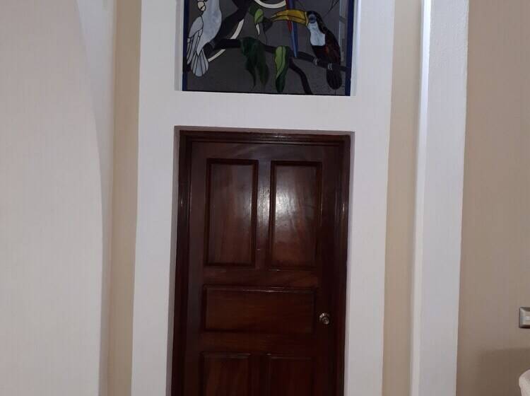 Пансион Casa De Ambrose