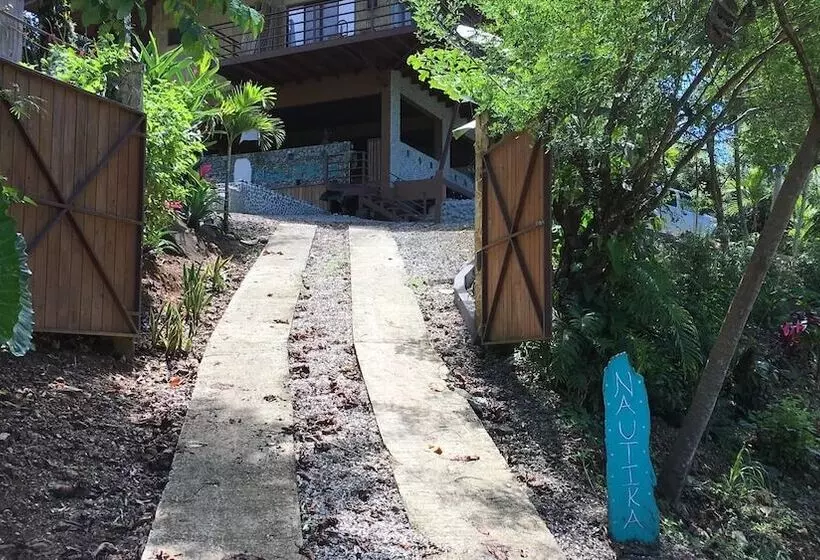 پانسیون Casa Nautika Guest House