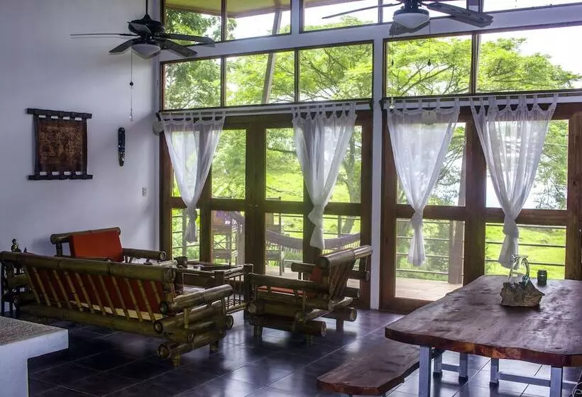 پانسیون Casa Nautika Guest House