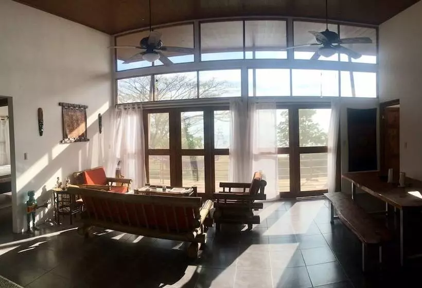 پانسیون Casa Nautika Guest House