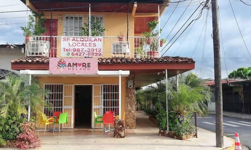 بنسيون Las Catalinas Hotel Plaza Numero 1